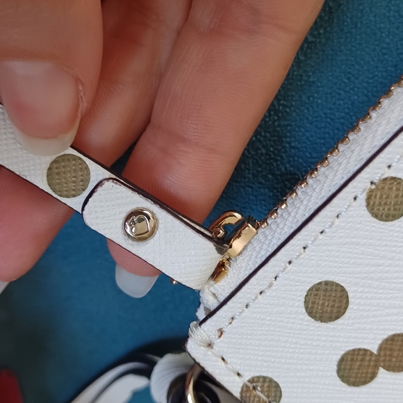 Kate Spade gold polka dot envelope wristlet zipper closure - Picture 4 of 11